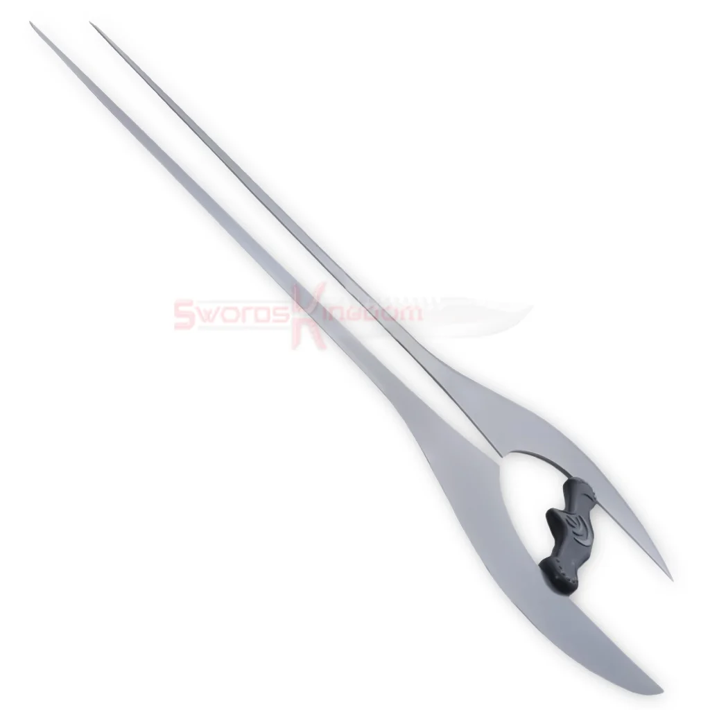 halo-energy-36-inch-sword-replica-full-view Full view of the Halo Energy 36-inch sword replica inspired by Master Chief, featuring a long silver double-edged blade and distinctive curved guard.