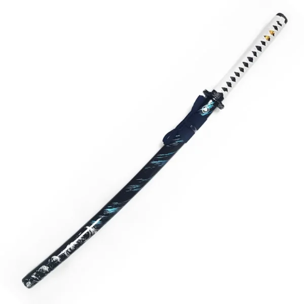 White-wrapped tsuka handle with traditional diamond pattern and gold menuki details