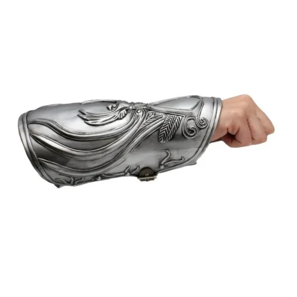 Assassin’s Creed II Ezio Auditore Hidden Blade Gauntlet - Image 2